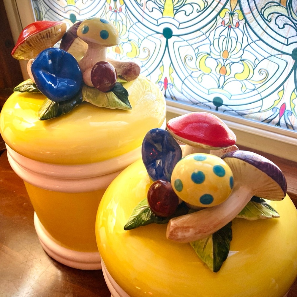 Vintage Seymour Mann Ceramic Mushroom Canisters | Set of 2 - Picture 3 of 8